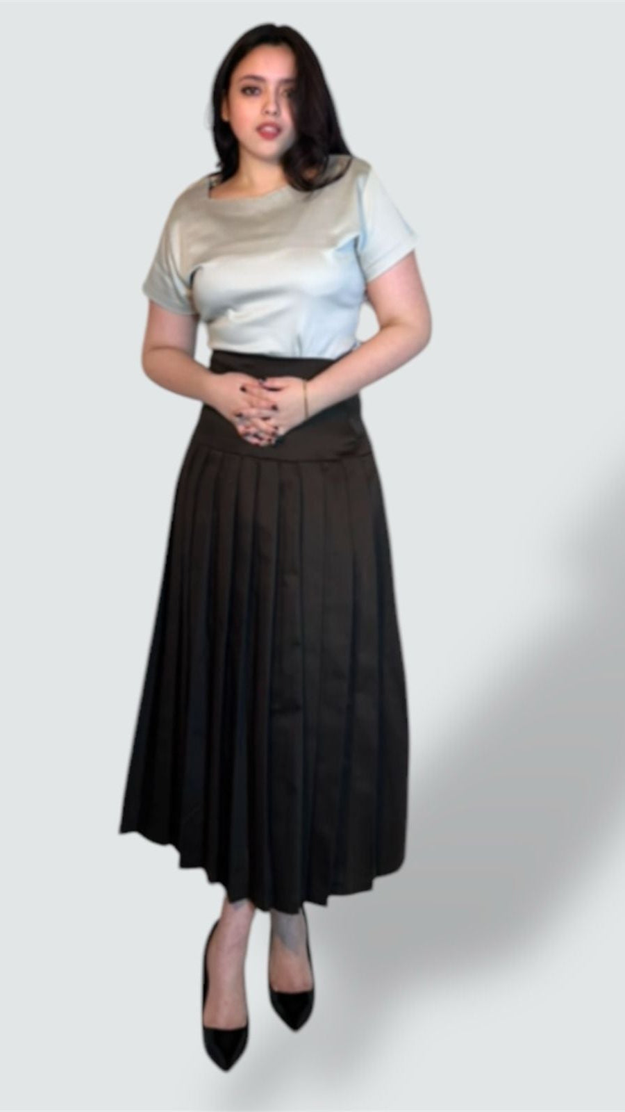 Broad belt pleated skirt